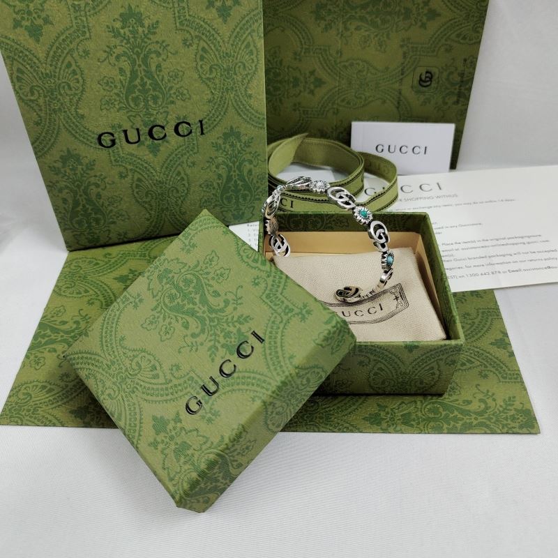 G*u*i bracelets